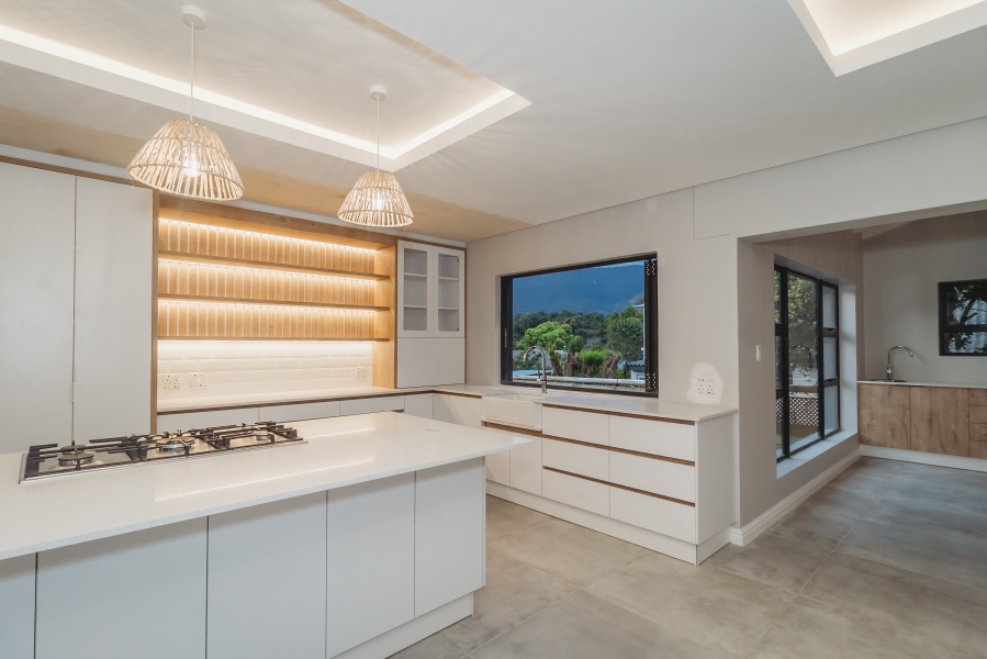 4 Bedroom Property for Sale in Denver Park Western Cape